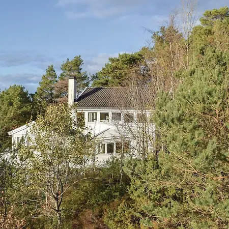 Feriehus Five Bedroom Holiday In Arendal