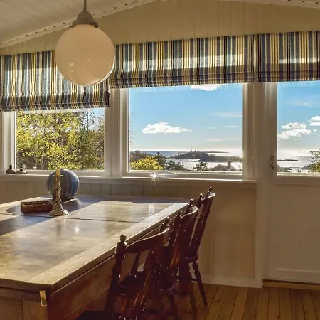 Vakantiehuis Five Bedroom Holiday In Arendal